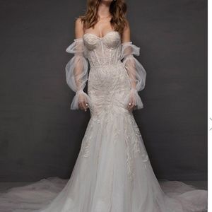 Riki Dalal Floral Pearls Lace Long Train Beaded Bridal Gown Size 38